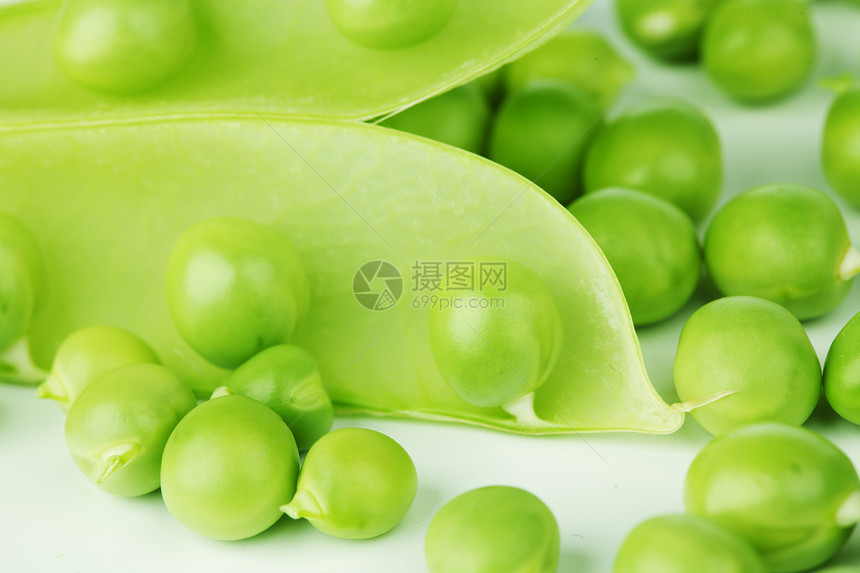 白上孤立的比亚曲线白色绿色生长种子豆类食物水果市场小吃图片