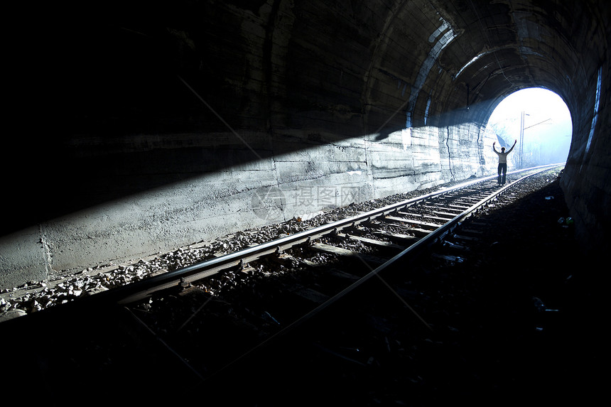 隧道结束运输走廊黑暗对比度铁路出口入口通道管子建筑学图片
