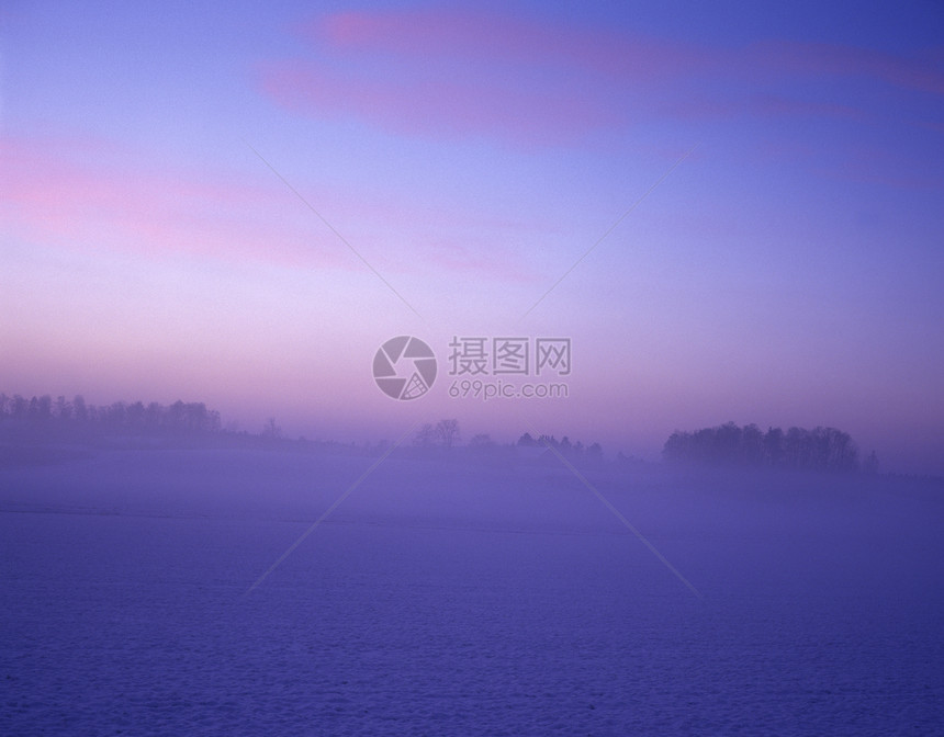 冬季风景田园牧场蓝色强度水平紫色场地日出红色颜色图片