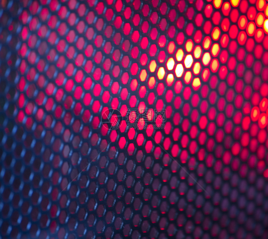红色铁丝网曲线爬坡电子金属格栅技术纹理丝网效果光栅化图片