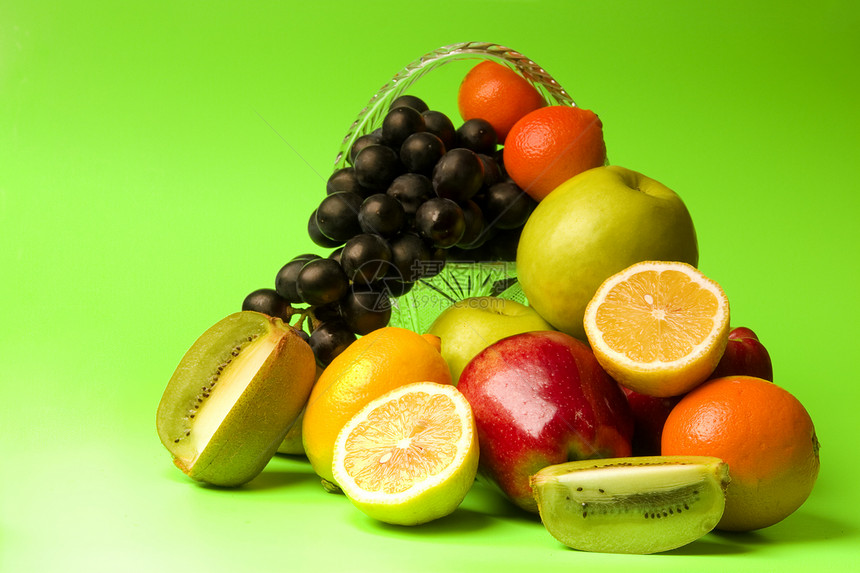 大量的明亮果实 多汁果季节卫生食物保健奇异果橘子人群杂货合作蔬菜图片