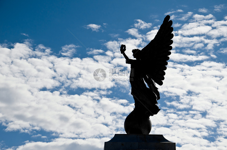空中的月光天使雕塑天空蓝色雕像基督翅膀女神天堂黑色艺术品图片