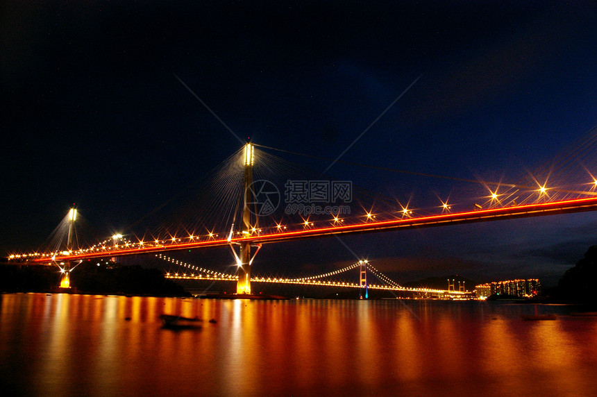 钟九桥 晚上在香港运输地标反射日落游客金属城市建筑海岸旅游图片