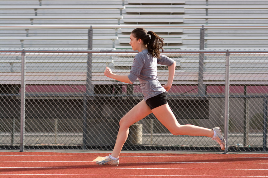 运动员赛跑者运动跑步青少年竞赛慢跑场地短跑速度竞争图片