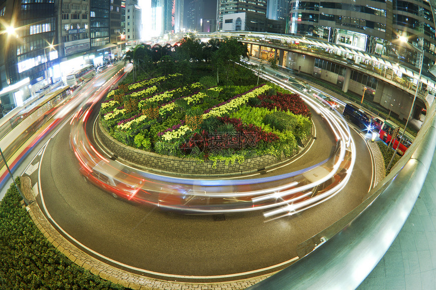 夜间在香港的环环路交通图片