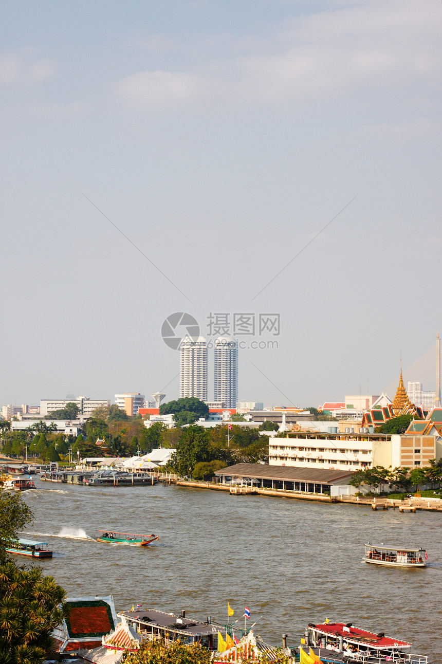 Chao Phraya河热带摩天大楼首都吸引力游客旅行天线城市建筑景观图片