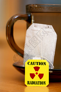 警告标签预警辐射标签放射性杯子背景