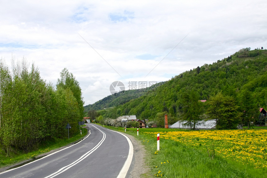 山区公路草地航程风景天空国家森林场景场地地平线驾驶图片