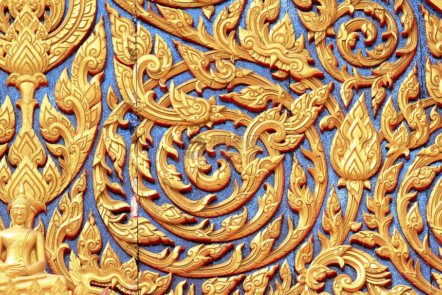 传统泰语风格的雕刻艺术 在寺庙门前木头手工雕塑窗户文化房子装饰古董工艺宗教图片