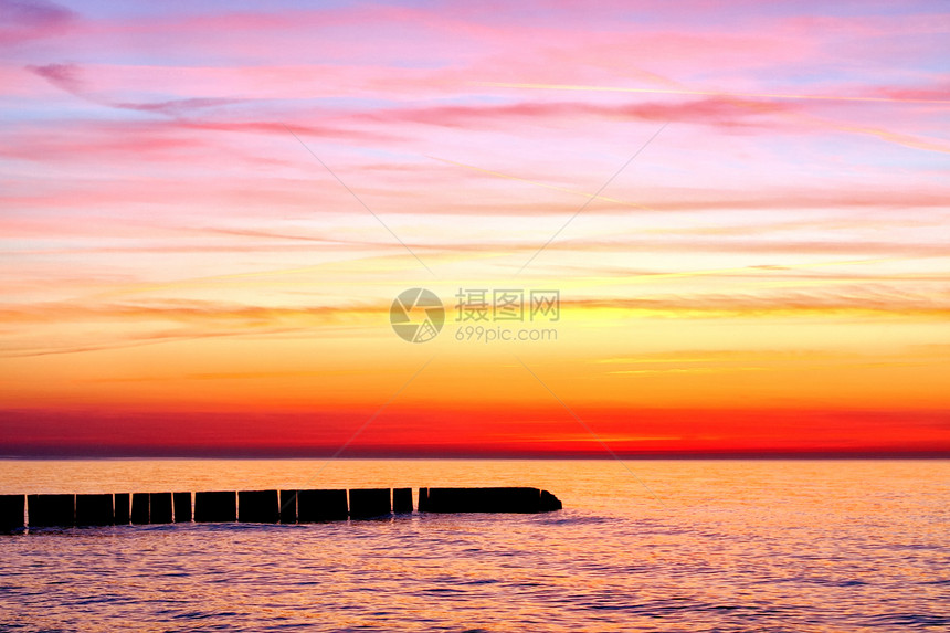 海日落地平线日落阳光海岸线太阳天气橙子天际日光海滩图片