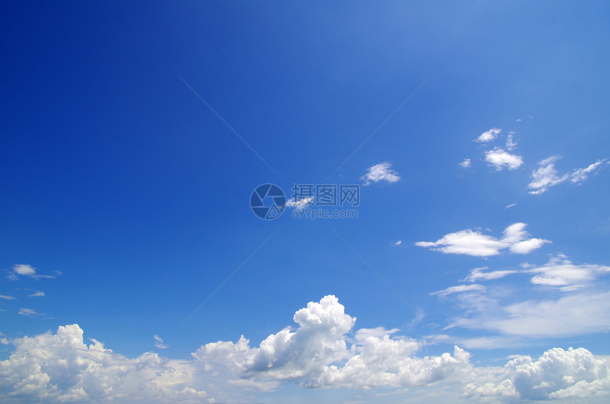 蓝蓝天空气候天际天堂白色环境气象蓝色云景美丽自由图片