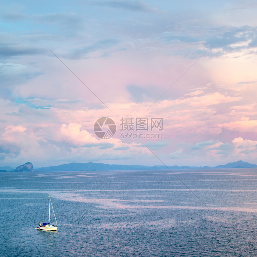 海上游艇日落海洋天线天蓝色旅游正方形情调海景旅行风景图片