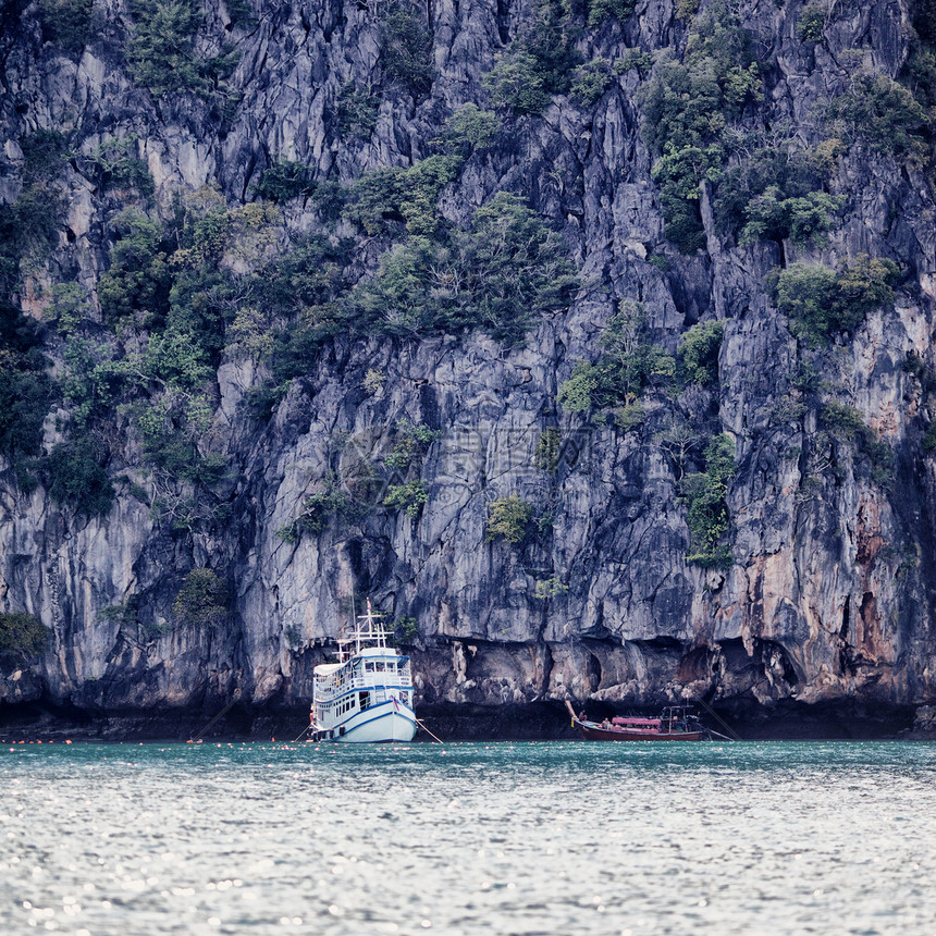 安达曼海岛阳光游艇海岸海洋岩石娱乐假期反射热带天堂图片