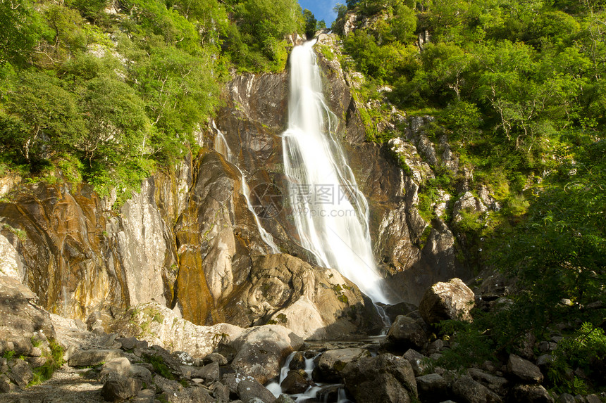 瀑布旅游树木流动岩石闲暇图片