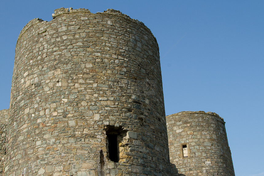 城堡塔楼废墟建筑石头墙壁圆形蓝色天空图片
