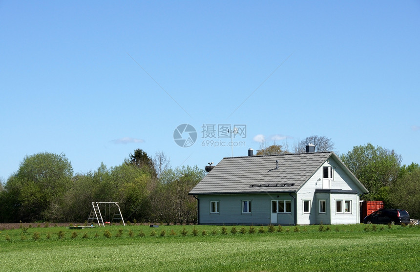 房屋和田地技术蓝色建筑玻璃窗户天空建筑学白色生活房子图片