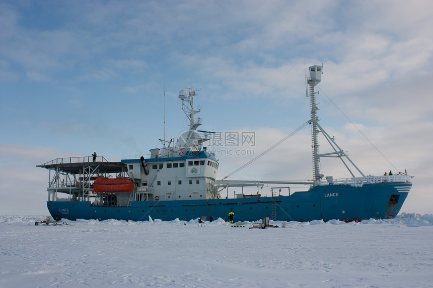 北极回收船北极科学技术厚度海冰测量极地积雪研究图片