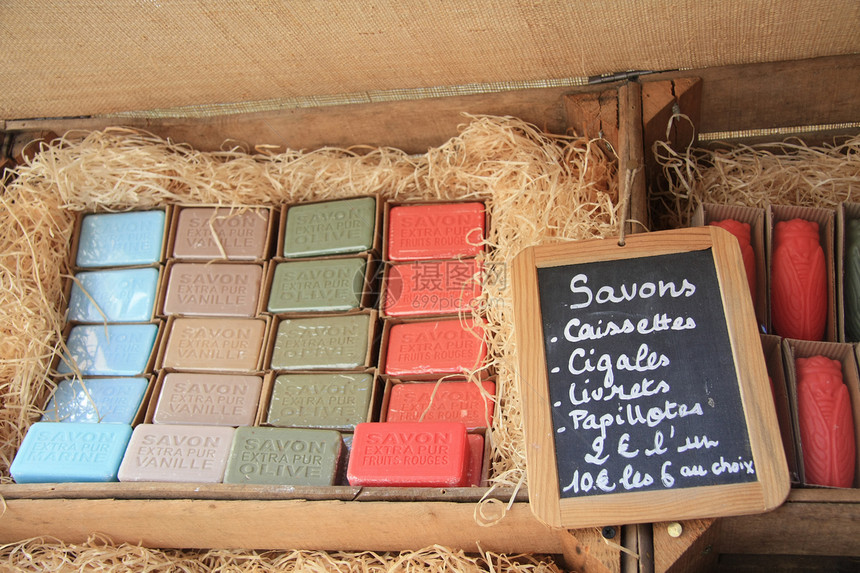 法国市场上的肥皂酒吧销售香味水果零售产品草药香水草本薰衣草淋浴图片