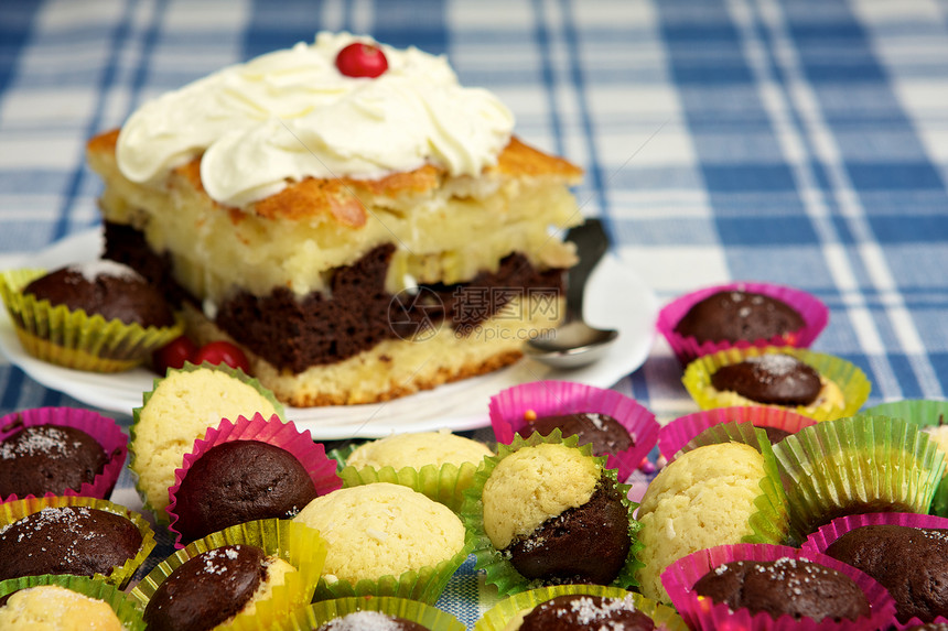 派和松饼巧克力奶油蛋糕早餐小吃甜点金子美味商品馅饼图片
