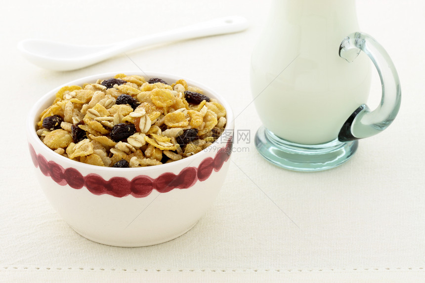 和健康 美味健康的粮早餐产品牛奶奶制品薄片酸奶坚果燕麦纤维谷物图片