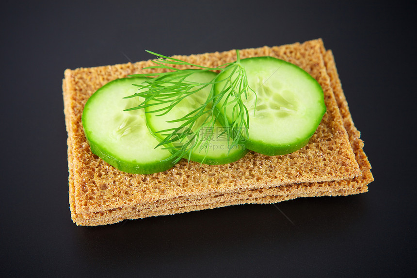 黄瓜三明治棕色美食生产面包屑食物营养青菜维生素蔬菜面包图片