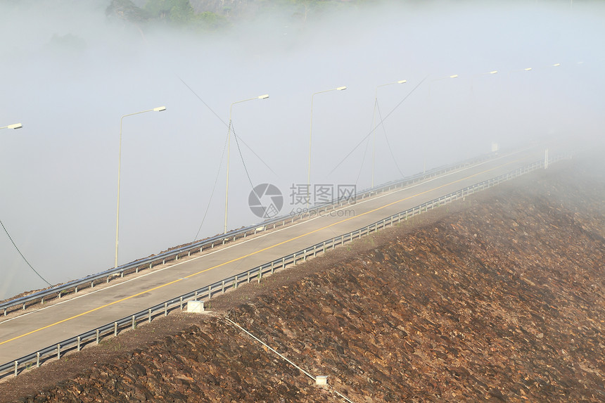 泰国大坝美丽的景观蓝色绿色棕色水电天空发电机活力力量水库爬坡图片