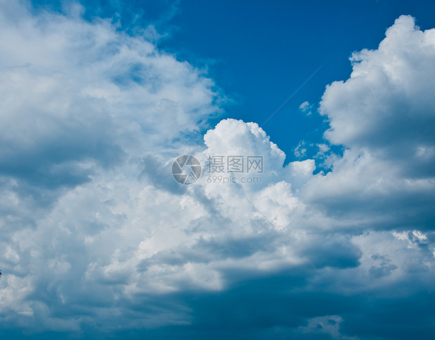 有云的蓝天空天空精神云景多云天气白色基督蓝色图片