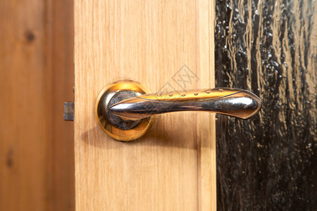 木锁在木门上处理门背景