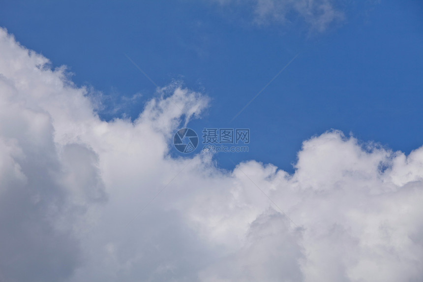 蓝蓝天空阳光水分天气天堂晴天气象阴霾蓝色云景气氛图片