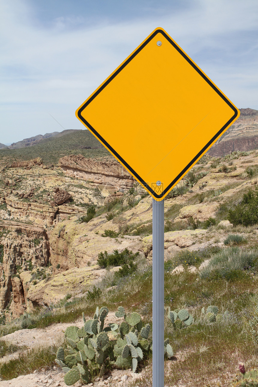 荒漠路标警告沙漠黄色钻石指示牌图片