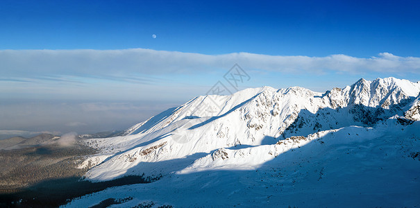 拉丝雪燕塔特拉丝顶峰岩石天空首脑国家旅行耀斑山脉荒野场景背景