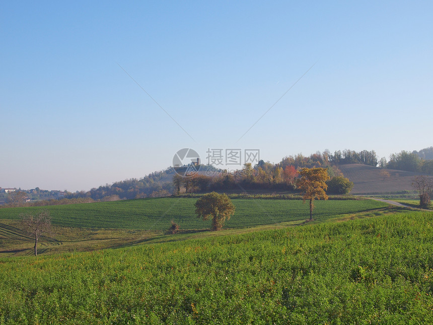 马尔科伦戈山丘天空天际蓝色草地全景丘陵爬坡绿色图片