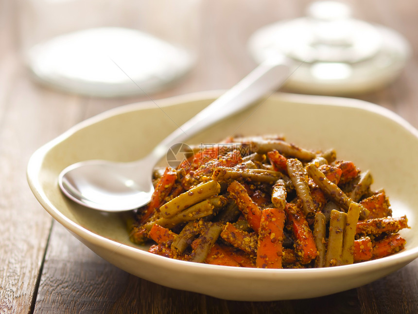印地安胡萝卜和豆菜玻璃食物瓶子青菜萝卜蔬菜豆子美食治愈水平图片