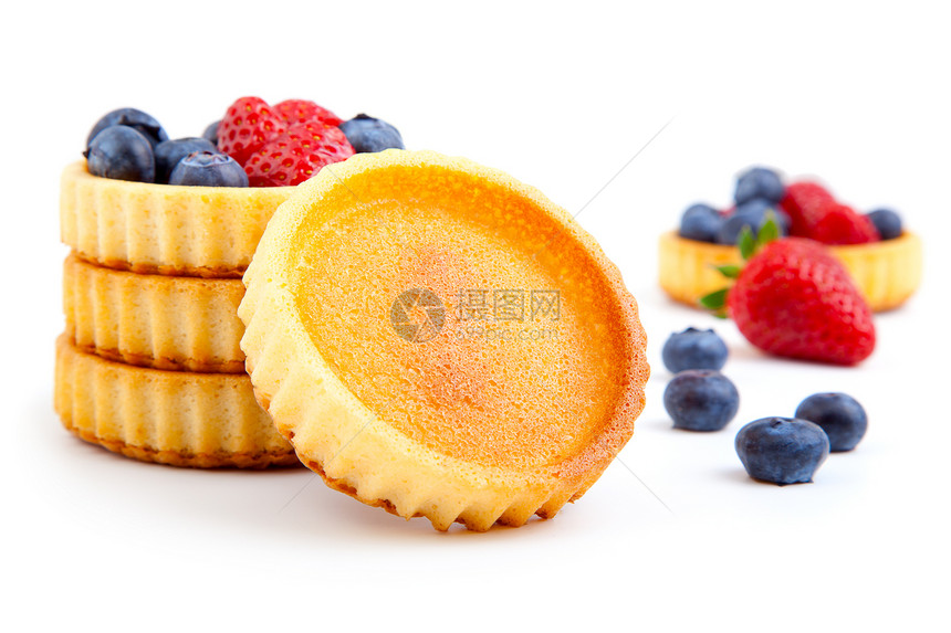 带草莓和蓝莓的甜甜果蛋糕甜点覆盆子圆形红色浆果蛋糕糖果食物小吃白色图片