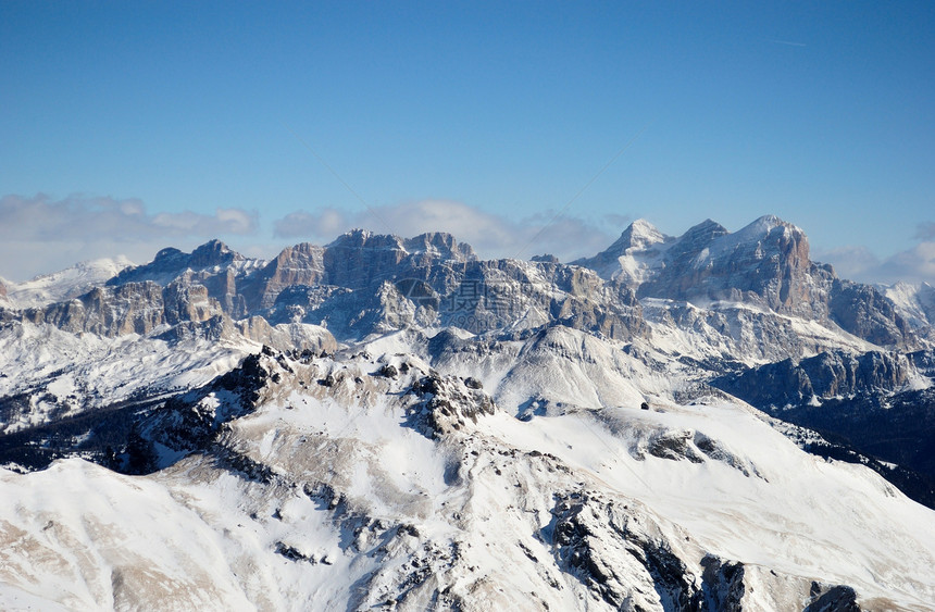 冬季山区假期降雪天气高山世界时间公园爬坡滑雪板旅游图片