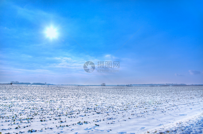 太阳和雪雪图片