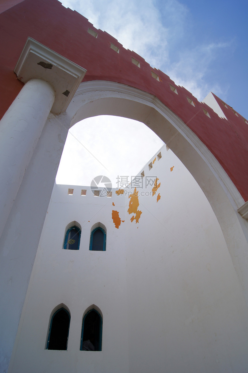 阿拉伯语建筑途径假期别墅露台陶瓷人行道楼梯院子花园海岸图片