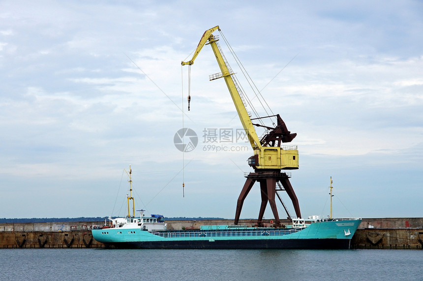 货船水线货物港口船运航海游泳起重机天空工作黄色图片