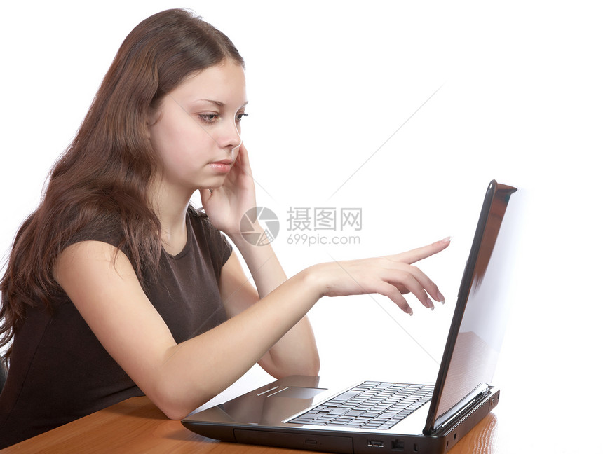 在笔记本电脑屏幕上指着女孩的手指图片