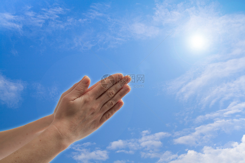 祈祷的手天空精神崇拜手势仪式祷告宗教活力图片