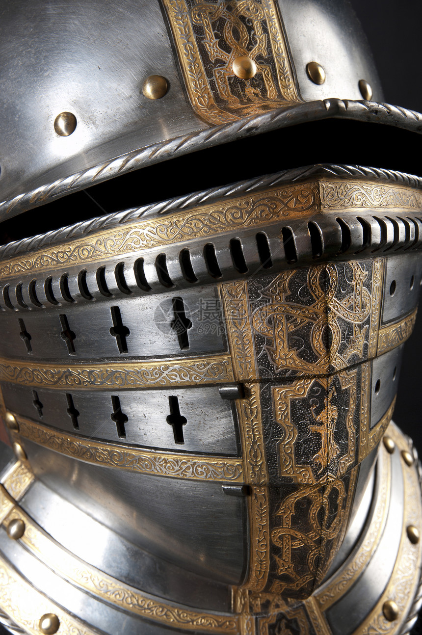 铁头盔骑士比赛铆钉传统金属图片