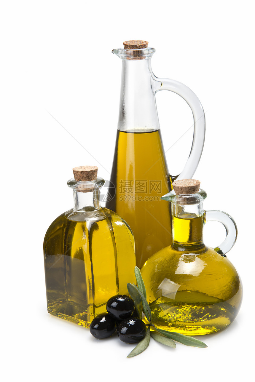 三个不同的橄榄油瓶图片
