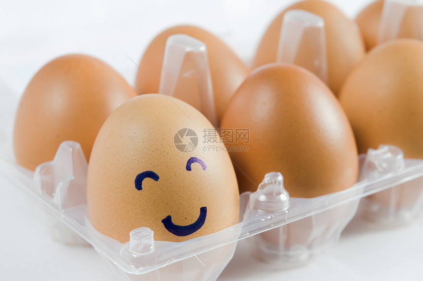 微笑鸡蛋乐趣早餐漫画营养棕色时间情感绘画椭圆形蛋壳图片