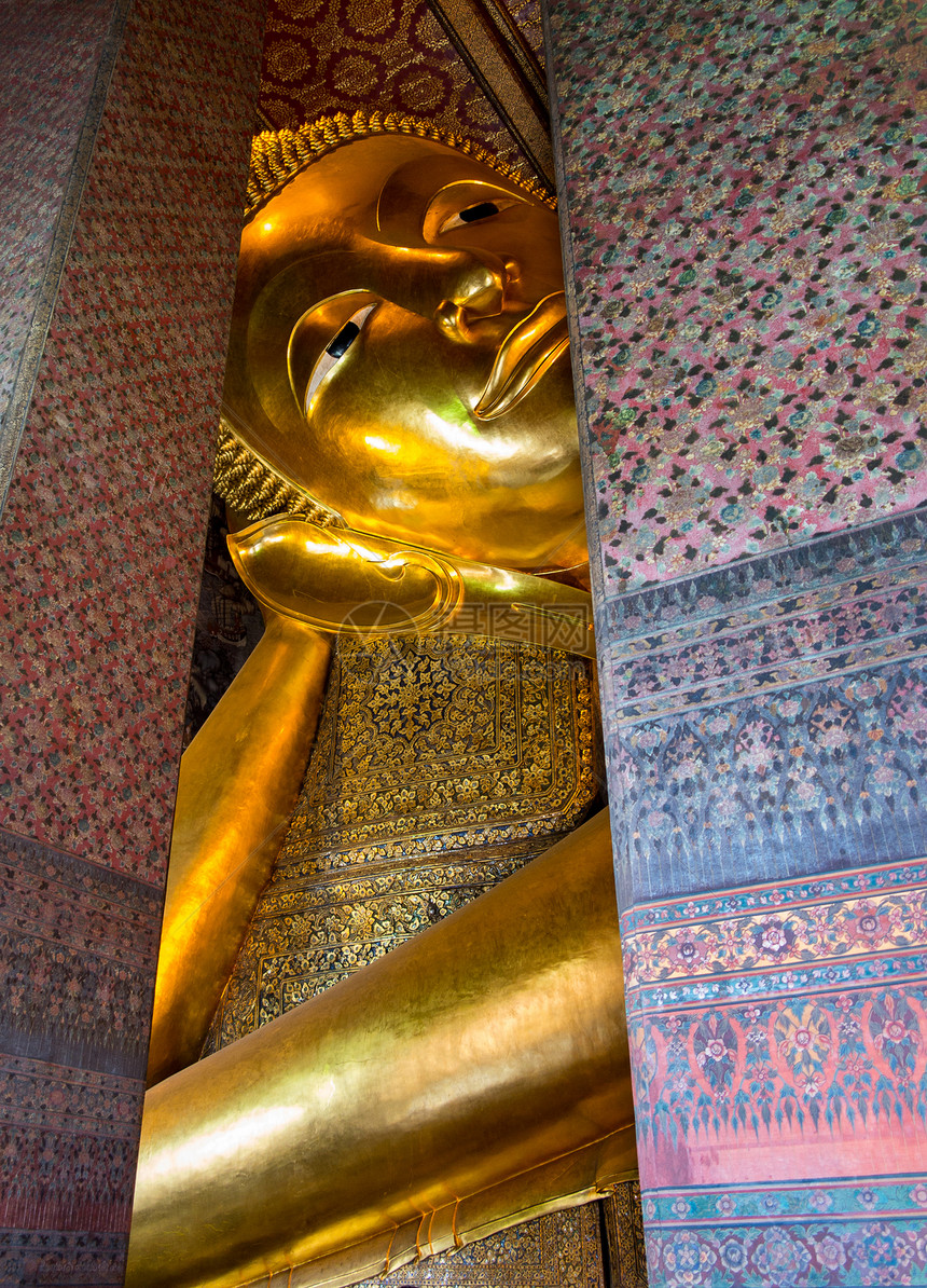 仰卧在泰国渡浦的佛像上历史地标旅行信仰雕像宗教佛教徒冥想传统建筑学图片