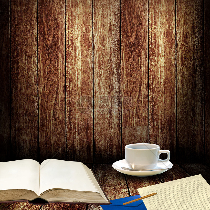 用咖啡杯阅读写字热咖啡咖啡桌咖啡馆桌子休闲思考幸福咖啡闲暇时间图片