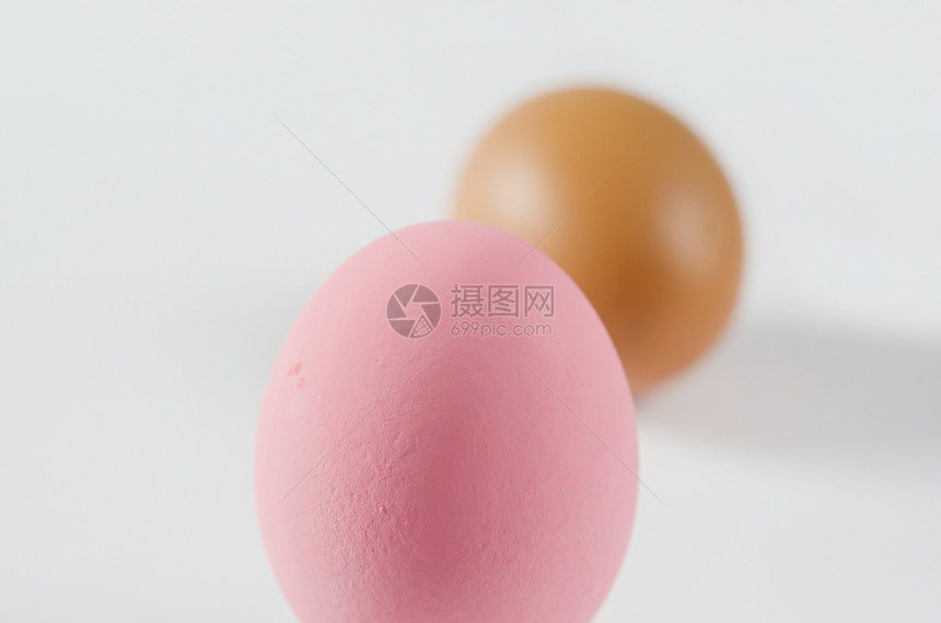 在白色的鸡蛋展示食物传统粉色季节性季节图片