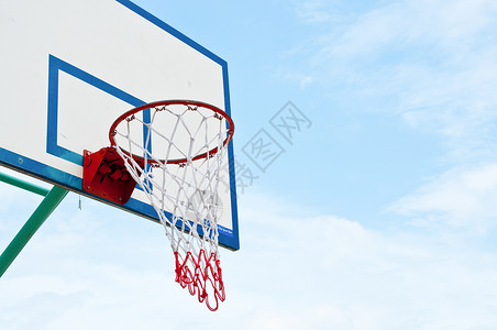 网云篮篮篮和蓝天空背景