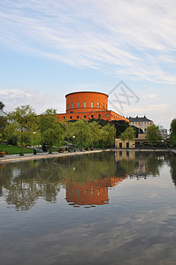 水文学市政图书馆计划文学天空阅读橙子反射城市池塘建筑学图书背景