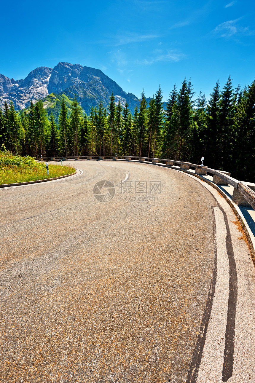 巴伐利亚地貌石灰石天空森林云杉国家爬坡阳光旅行顶峰生态图片