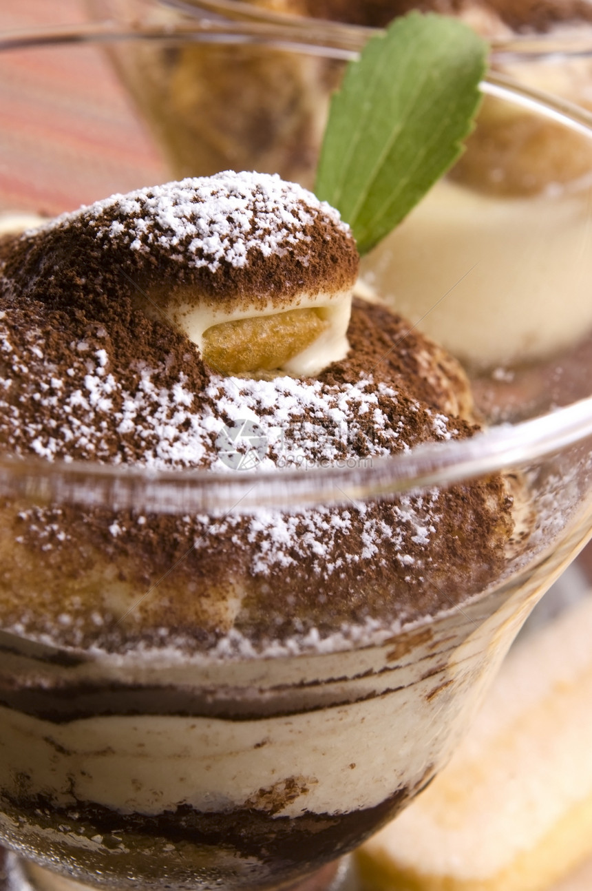 蒂拉米苏对象可可棕色绿色茶点蛋糕文化甜食地面甜点图片